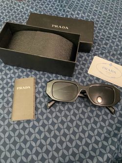 Prada sun glasses unisex