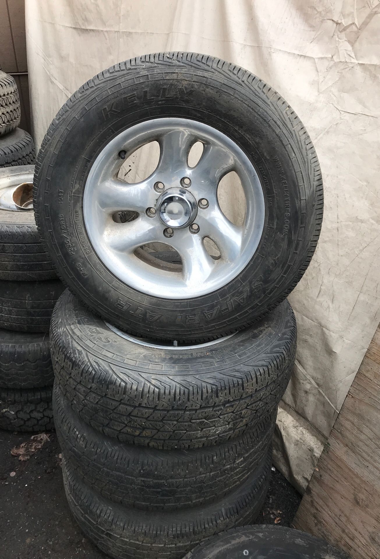 4 16” alloy wheels / rims 6x5.5 Chevy 235/70/16 tires set 65%