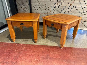 English Traditional Style Pine One-Drawer Side Tables (Set of 2)