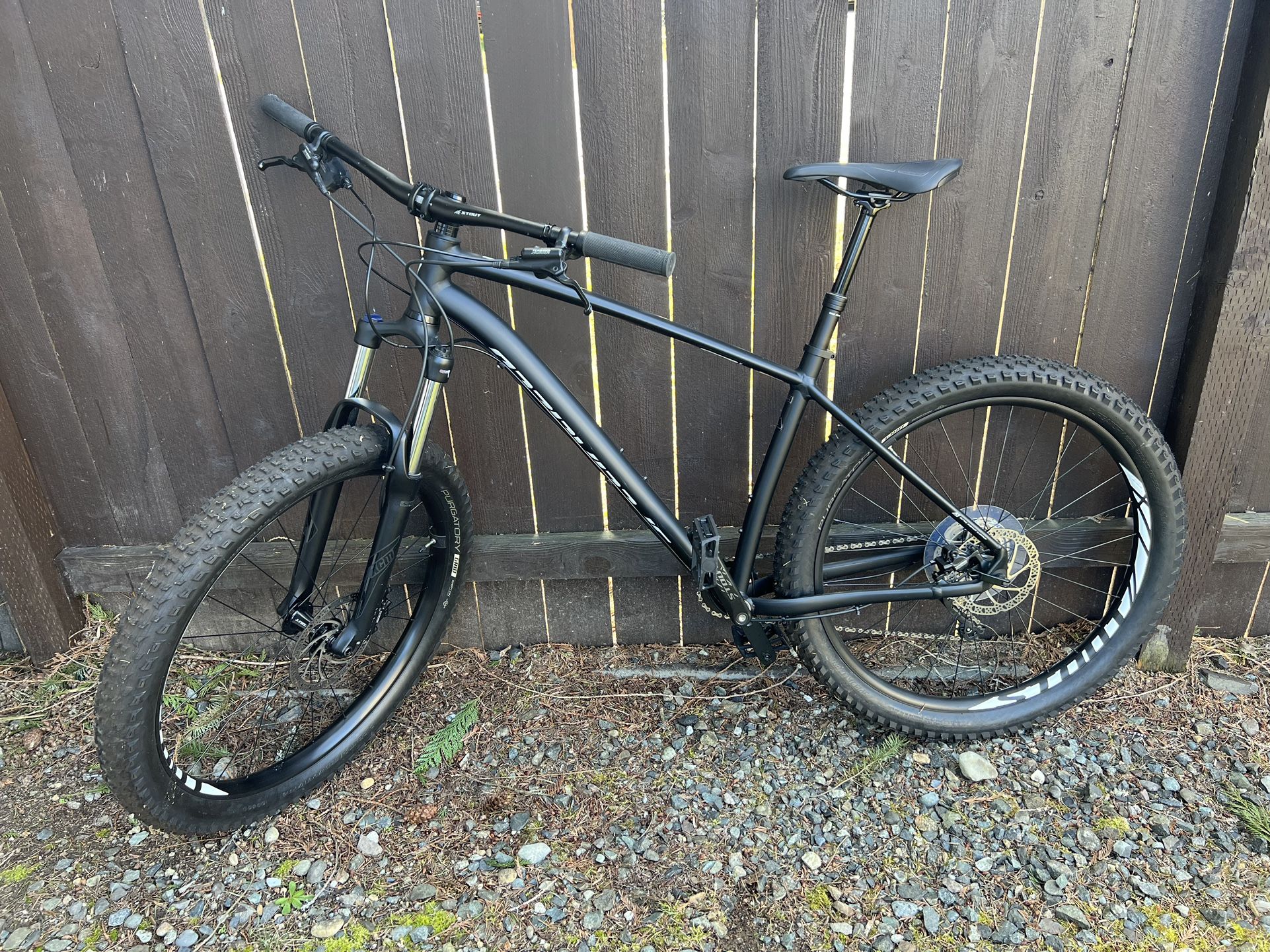 Specialized Fuse 27.5 Large Mountain Bike