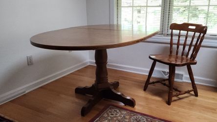 Solid Wood Pedestal Table