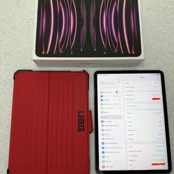 iPad Pro 11” (4th gen) bundle 256GB WiFi + cellular with premium screen protector & case. Like new!