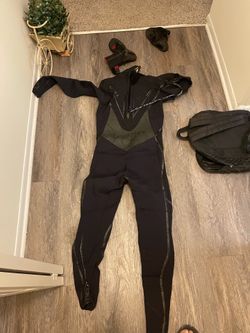 Wet suit