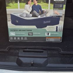 Inflatable Queen Mattress 