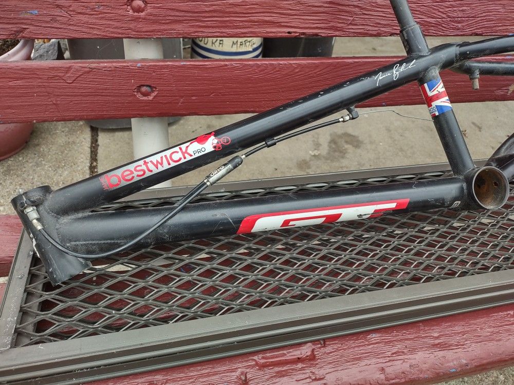 2004 GT Jamie Bestwick Pro BMX Frame for Sale in Hammond, IN - OfferUp