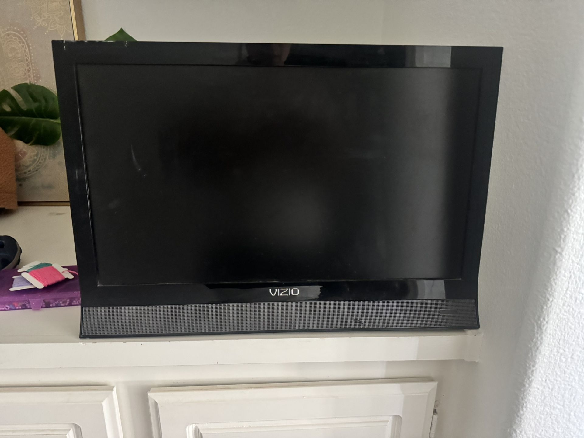 24 Inch TV