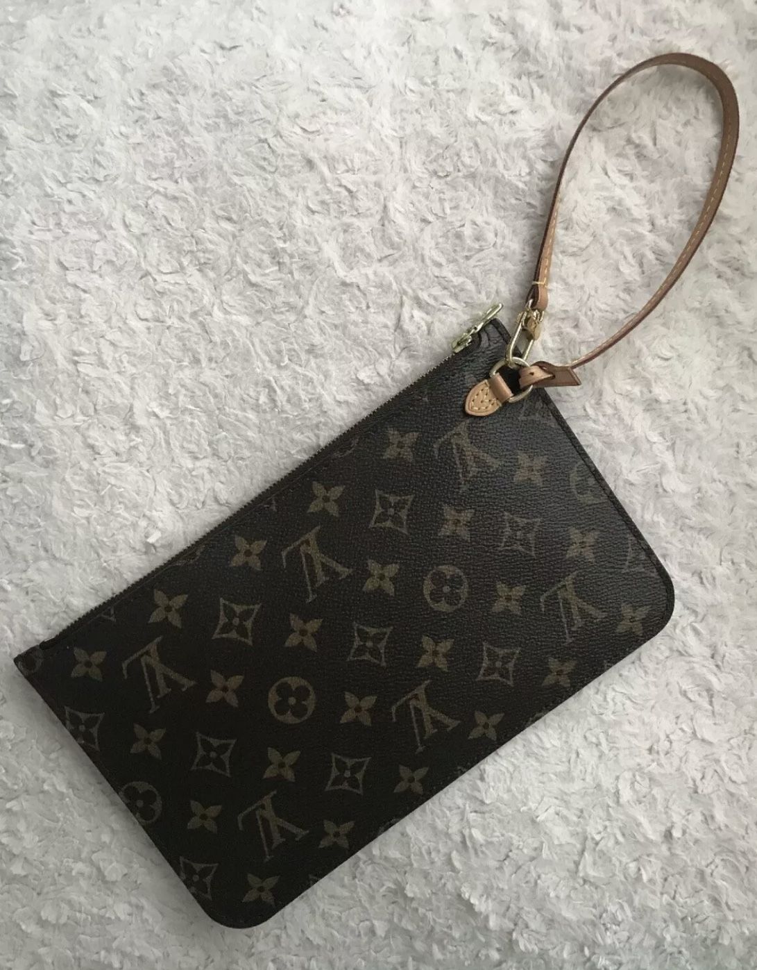 Authentic Louis Vuitton Monogram Neverfull MM Pouch Pochette Clutch Wristlet