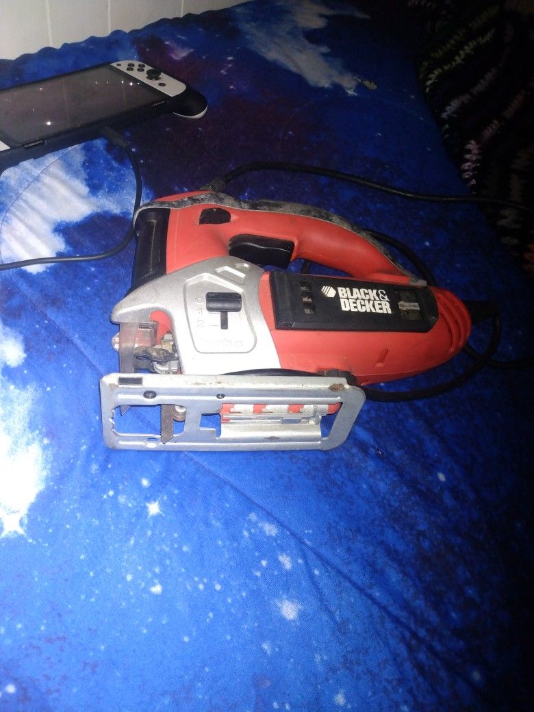 Black A Decker Skill Saw Barely Used