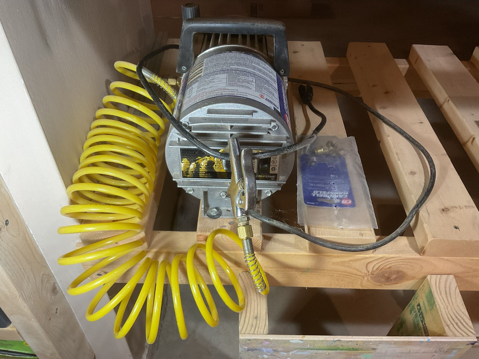 Campbell Hausfeld electric tankless air compressor MT300009