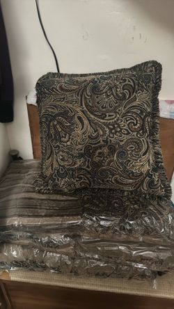 Beautiful couch pillows