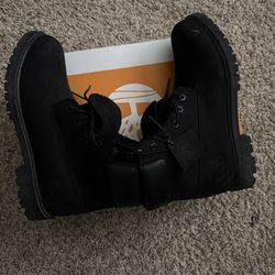 Size 8 black timberlands