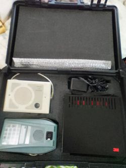 "Complete 3M Business Intercom System w/ Case - Model D2408AA - Works Great!"