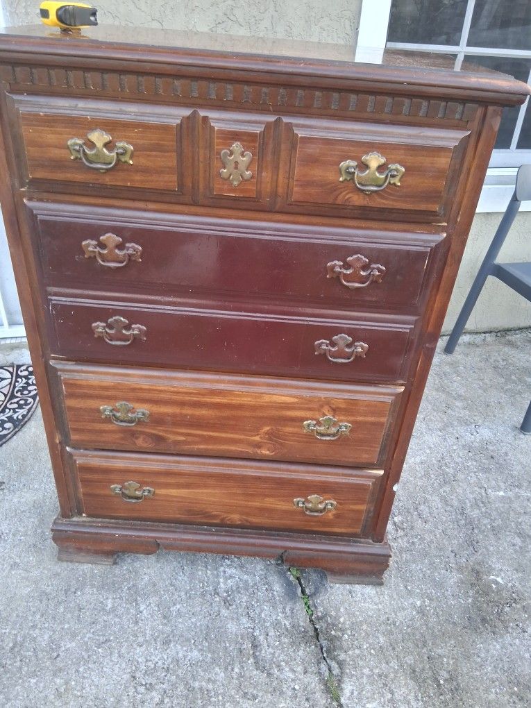 Gavetero, Alto 45",Ancho 17",Largo 30",Usado Buenas Condiciones 