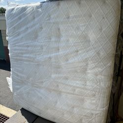 Brand new sterns And Foster Mattress $850 OBO