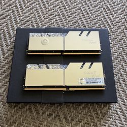 G.SKILL Trident Z Royal Series (Intel XMP) DDR4 RAM 32GB (2x16GB) 3600MT/s