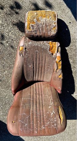 Vintage Datsun Roadster 1600/2000 Bucket Seat with Headrest – Restoration / Parts