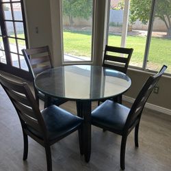 Round Table 