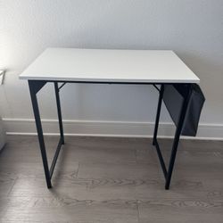 Home Office Desk in Very Good Condition 