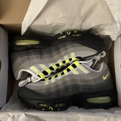 Nike Air Max 95 Neon 2026 Size 9