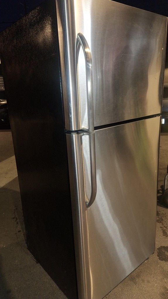 19CF CAPACITY. KENMORE REFRIGERATOR