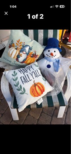 2 Holiday Fall throw pillows
