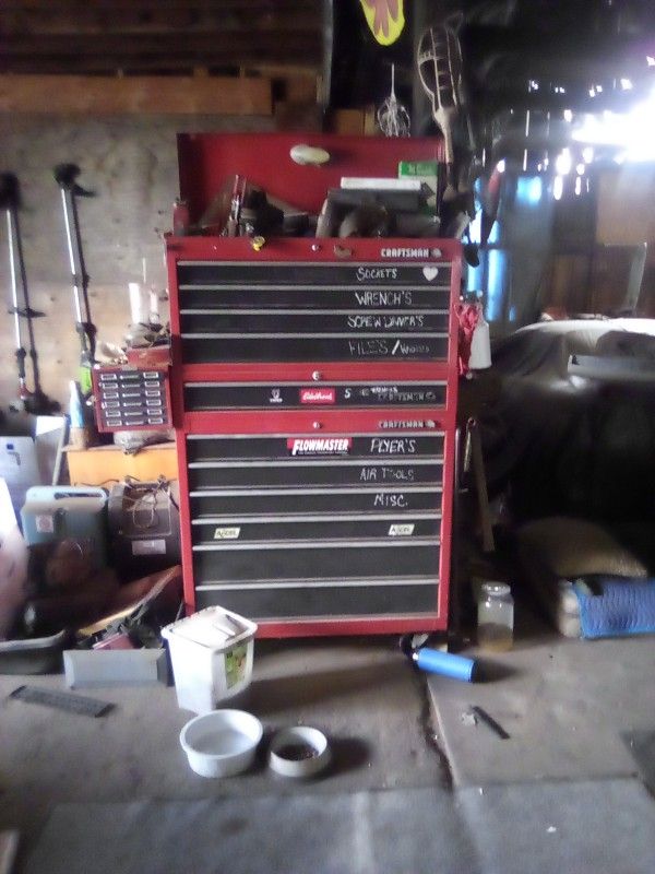 Craftsman Toolbox Rollaway /Tools