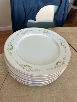 Fine China Plates (Set of 8)