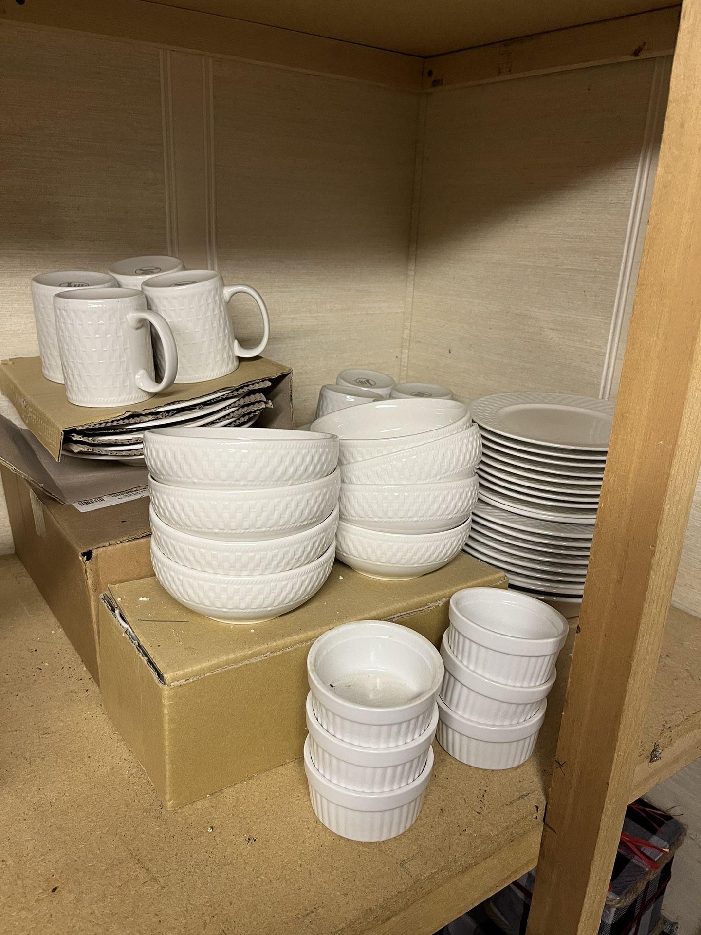 Pfaltzgraff 40 +. Piece Dinnerware Set