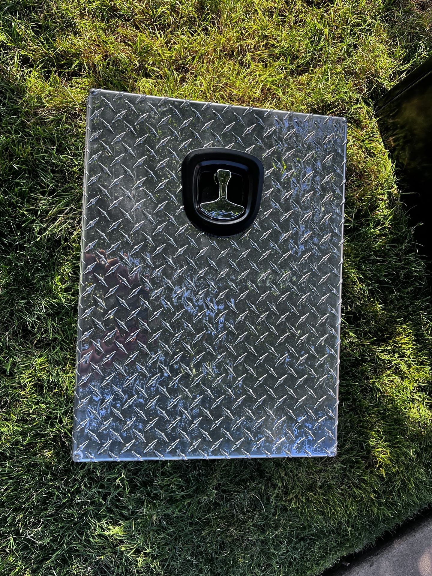 Buyers Toolbox 18x18x24