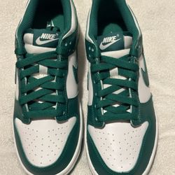 Green Dunks 6y