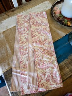 2 table runners 58", reversible