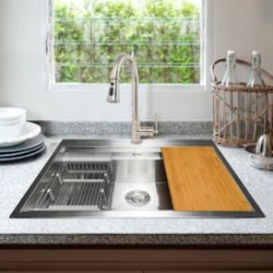 STAINLESS STEEL  SINGLE BOWL WORKSTATION  KITCHEN SINK....30" x 22"....NEW....$ 200