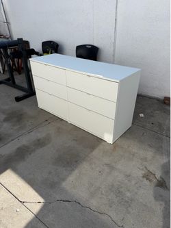6 drawer white IKEA dresser !