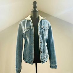 Levi’s Small Sherpa Trucker Jacket