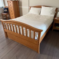 Pottery Barn Kids Style Full Size Bed and Trundle