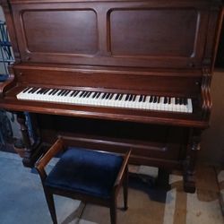 1910 Upright Piano