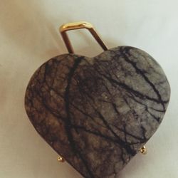 Picasso Heart Shape Stone (c0033)
