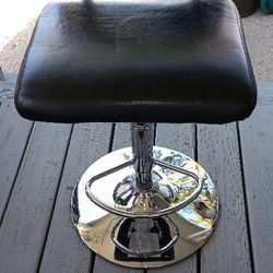 3 Bar Stools Adjustable 