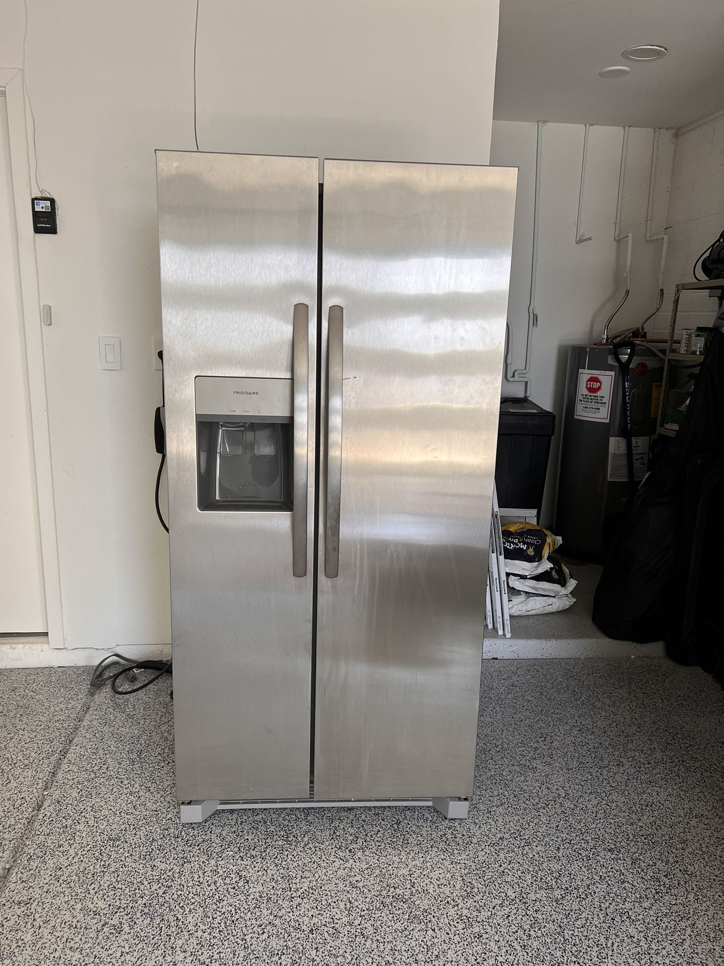 Frigidaire Side-by-side Refrigerator And Freezer 