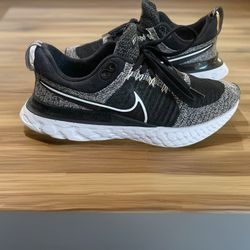 Nikes Size 9 Men’s Used 