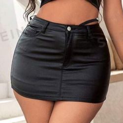 Black Mini Skirt ( Medium/large