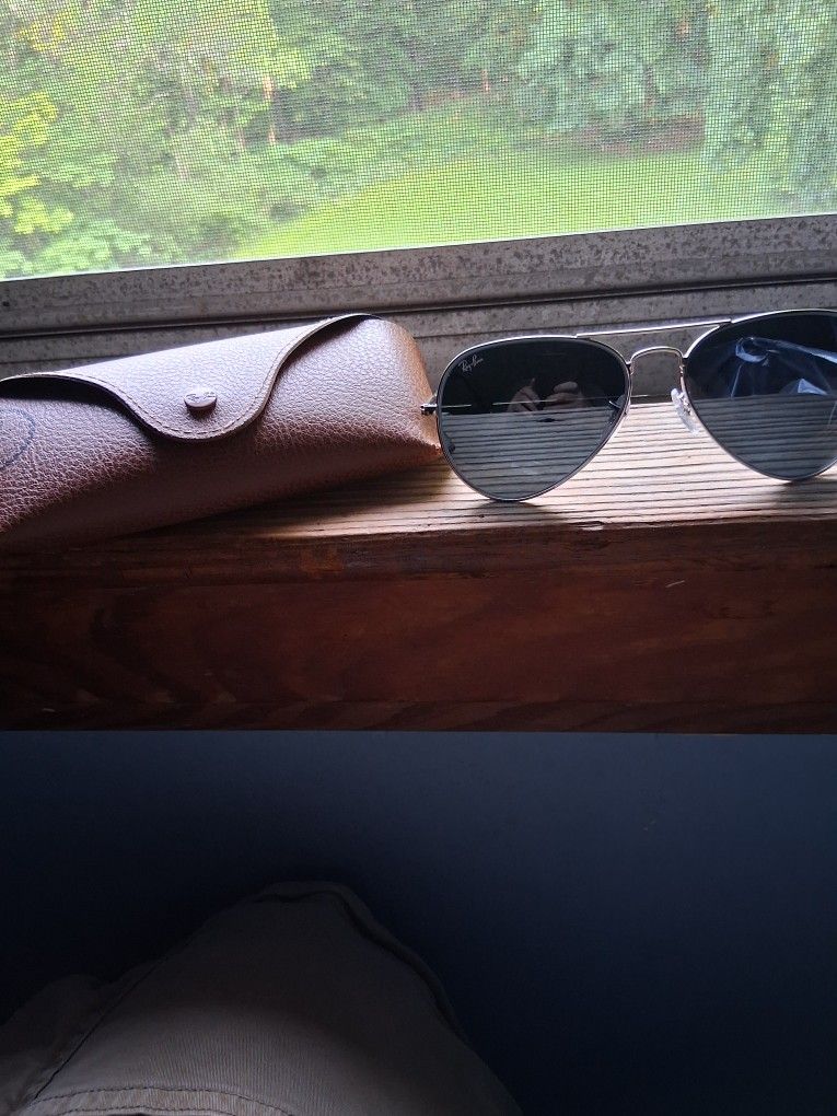RAY BAN AVIATORS RB3025 003/62 - POLISHED SILVER METAL FRAME WITH BLUE TINTED LENSES - BRAND NEW