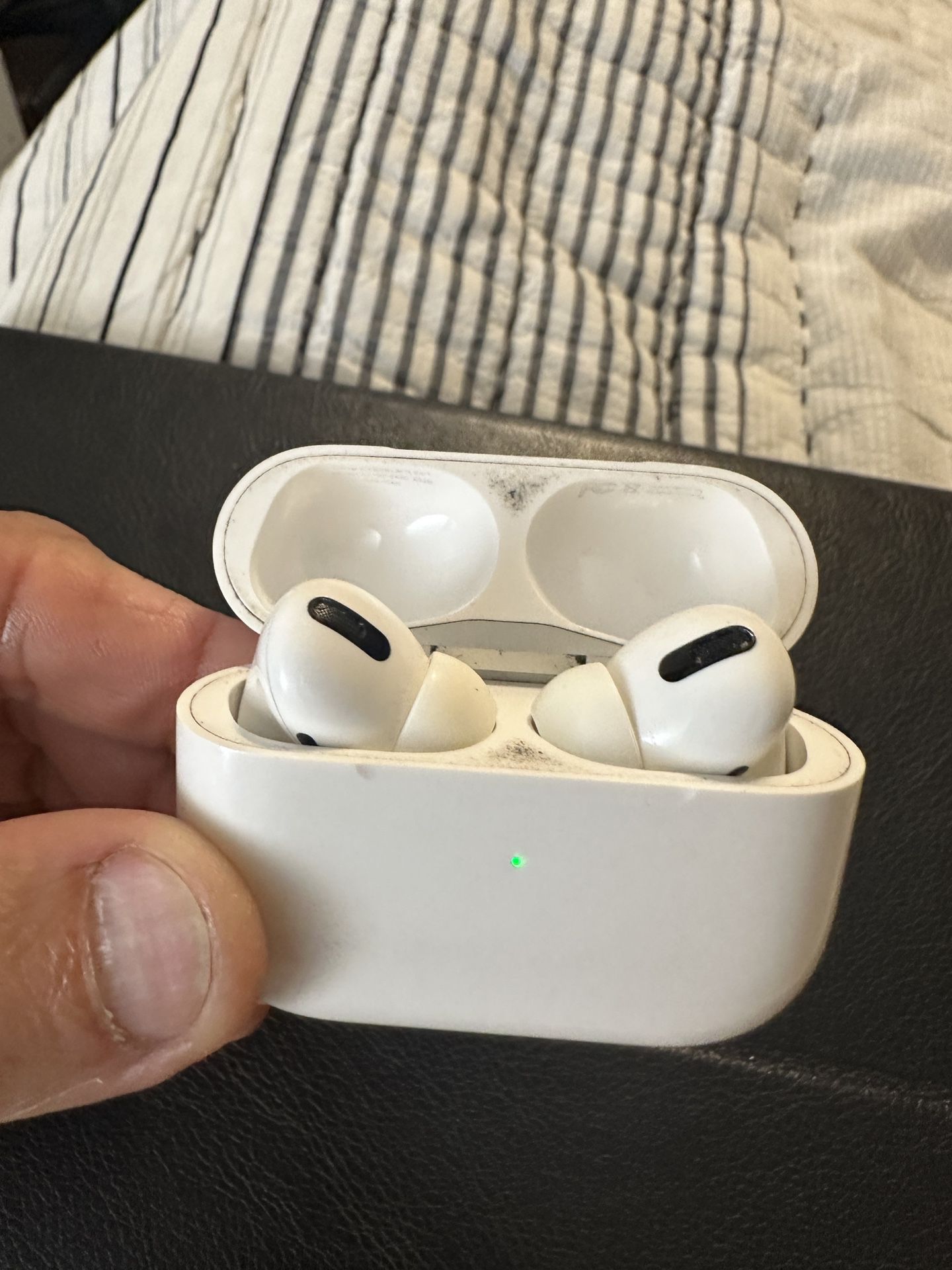 Apple AirPods Pro In Perfect Condition 