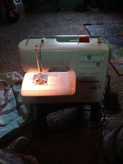 Maquina De Coser KENMORE 
