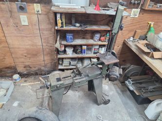Metal cutting bandsaw