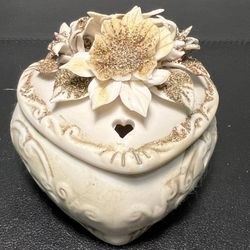 Lorren Home Dcor 1990s N Capodimonte Porcelain Floral Glitter Heart Trinket Box