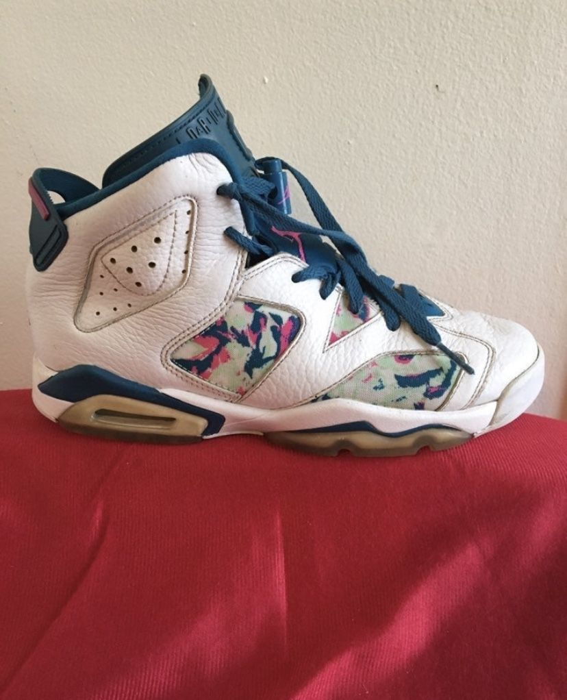 Jordan 6 Retro White Laser Fuchsia size 5Y 6.5 Woman’s