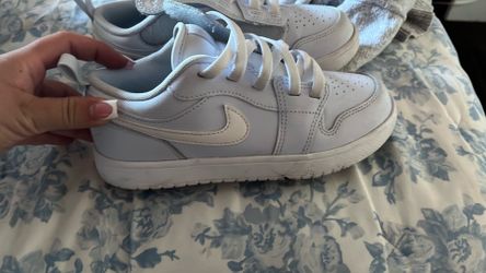 Girl shoes