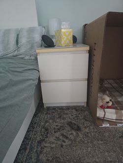 Night Stand With 2 Drawers