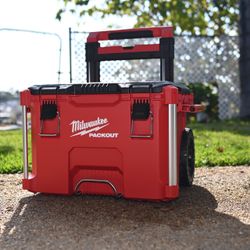 Milwaukee Packout Rolling Tool Box